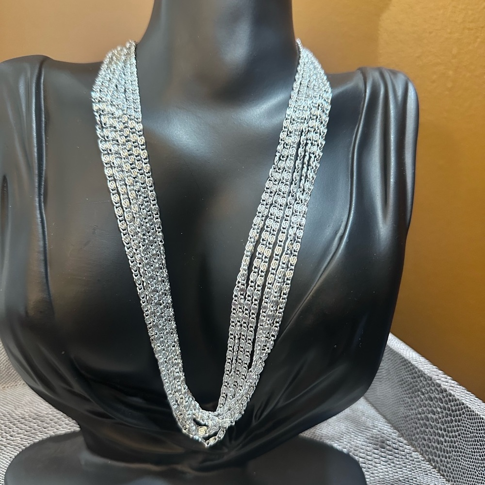 Sarah Coventry silver tone necklace